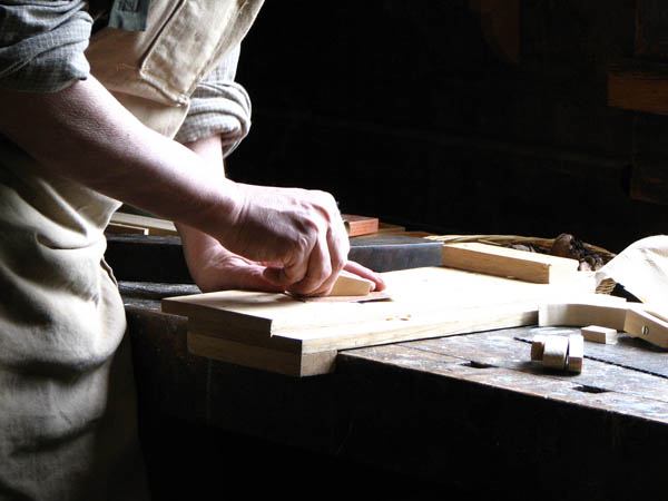 Nuestra <strong>carpintería de madera en  Benimeli</strong> es una empresa de <strong>herencia familiar</strong>, por lo que  contamos con gran <strong>experiencia </strong>en la profesión.